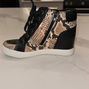 Aldo Women’s High Top Shoe Size 8.5